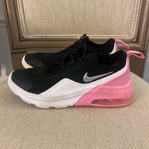 Nike Air Max Motion 2 sneakers